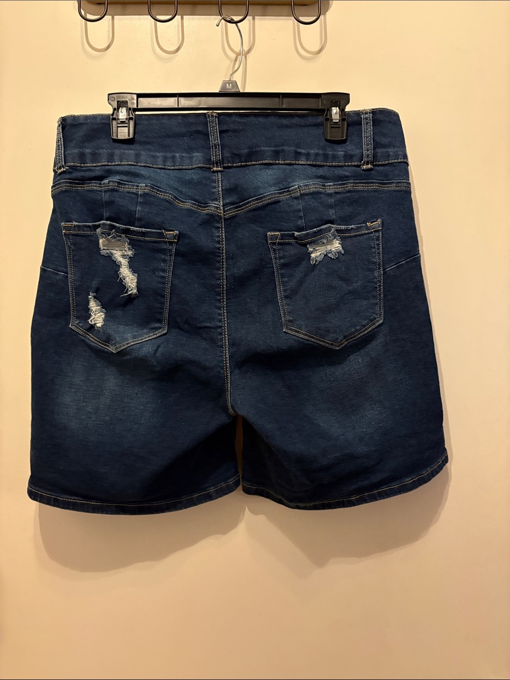 Sandpiper Dark Blue Distressed Denim Women's Shorts Size 18 - Picture 2 of 3